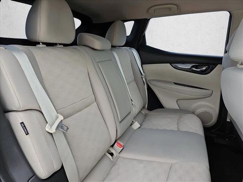 Used 2021 Nissan Rogue Sport SV image 19