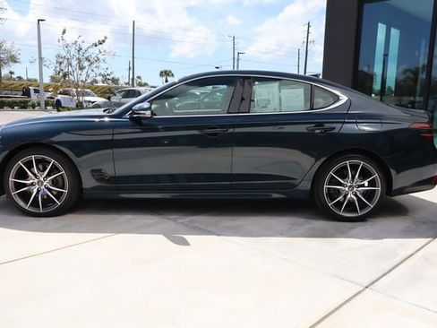 Used 2023 Genesis G70 2.0T image 7