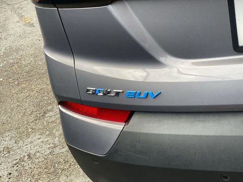 Used 2023 Chevrolet Bolt EUV Premier w/ Sun & Sound Package FWD image 10