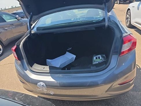 Used 2018 Chevrolet Cruze LT w/ Sun And Sound Package FWD image 6