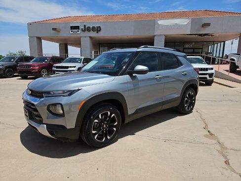 Used 2023 Chevrolet TrailBlazer LT FWD image 1