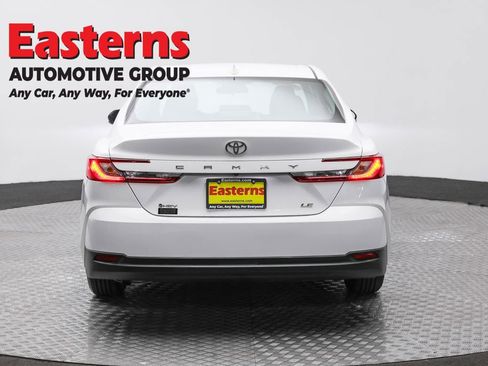 Used 2025 Toyota Camry LE image 6