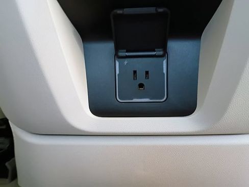 Used 2025 GMC Yukon Denali w/ LPO, Floor Liner Package RWD image 63