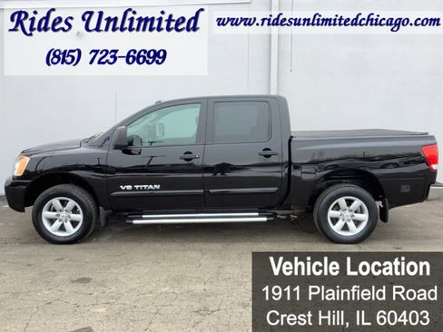 Used 2010 Nissan Titan SE w/ SE Value Truck Pkg image 3