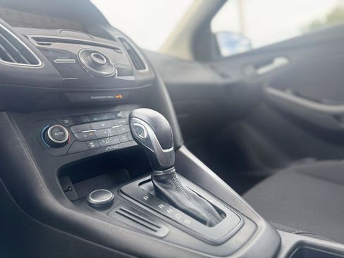 Used 2018 Ford Focus SEL FWD image 33
