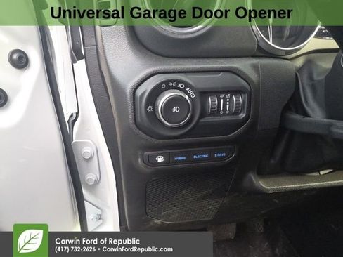 Used 2022 Jeep Wrangler Unlimited Sahara w/ Cold Weather Group image 12