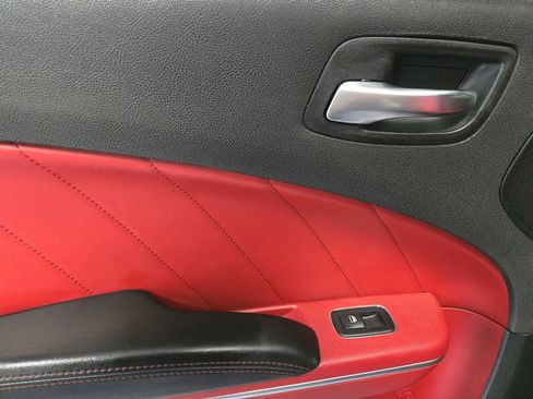 Used 2016 Dodge Charger R/T Scat Pack w/ Beats Audio Group RWD image 11