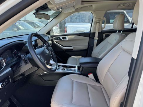 Certified 2022 Ford Explorer XLT w/ Equipment Group 202A image 12