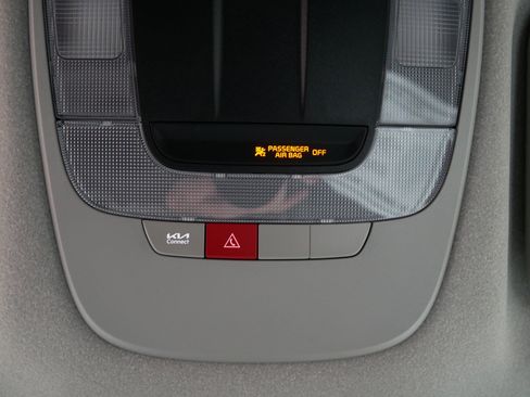 Certified 2023 Kia Niro EX w/ EX Cold Weather Package image 33