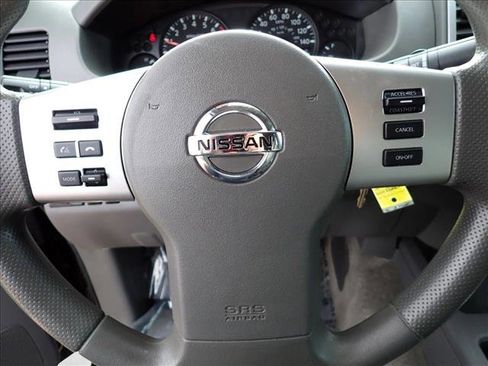 Used 2018 Nissan Frontier SV image 14