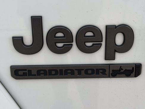Used 2021 Jeep Gladiator Sport w/ Quick Order Package 24Q 80Th AWD/4WD image 16