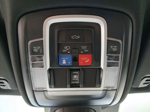 Used 2024 RAM 1500 Laramie image 7