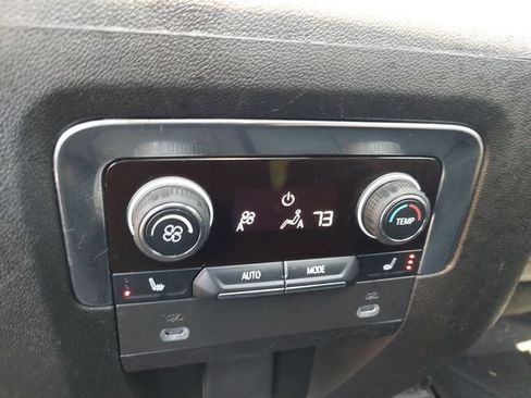 Used 2022 Chevrolet Suburban Premier AWD/4WD image 34