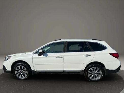 Used 2018 Subaru Outback 3.6R Touring AWD/4WD image 6