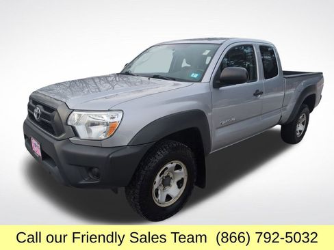 Used 2015 Toyota Tacoma 4x4 Access Cab w/ Convenience Package image 1
