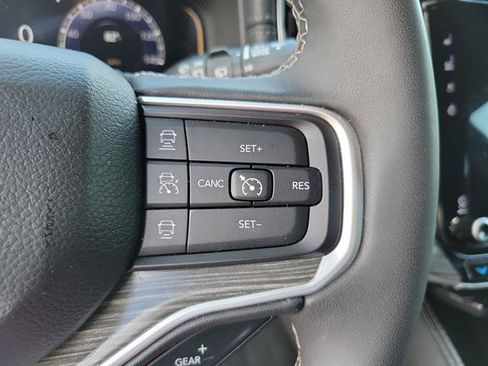 Used 2024 Jeep Wagoneer Series II w/ Flexible Seating Group AWD/4WD image 18