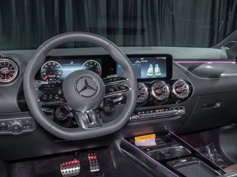 New 2026 Mercedes-Benz GLA 35 AMG 4MATIC image 18