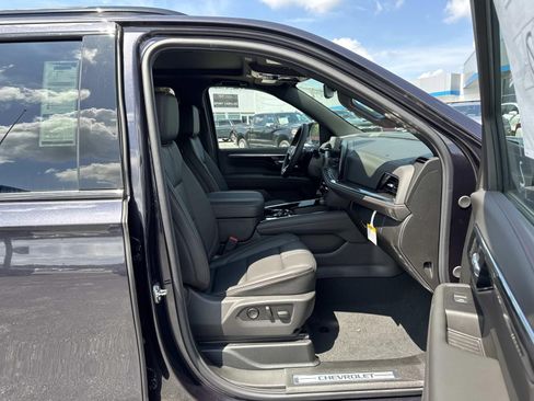 New 2026 Chevrolet Suburban RST w/ RST Capability Package AWD/4WD image 11