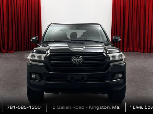 Used 2017 Toyota Land Cruiser AWD/4WD image 2