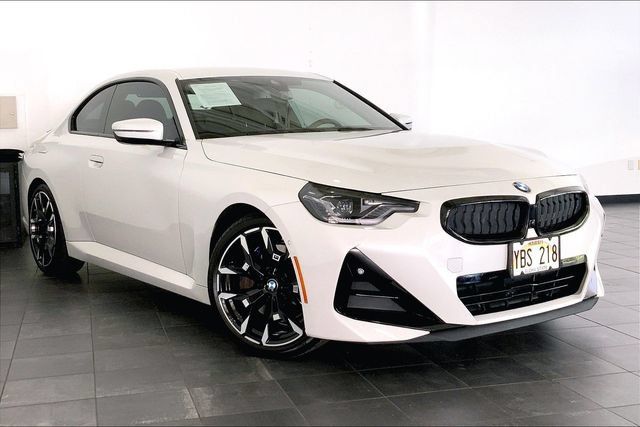 Used 2025 BMW 230i Coupe RWD image 2