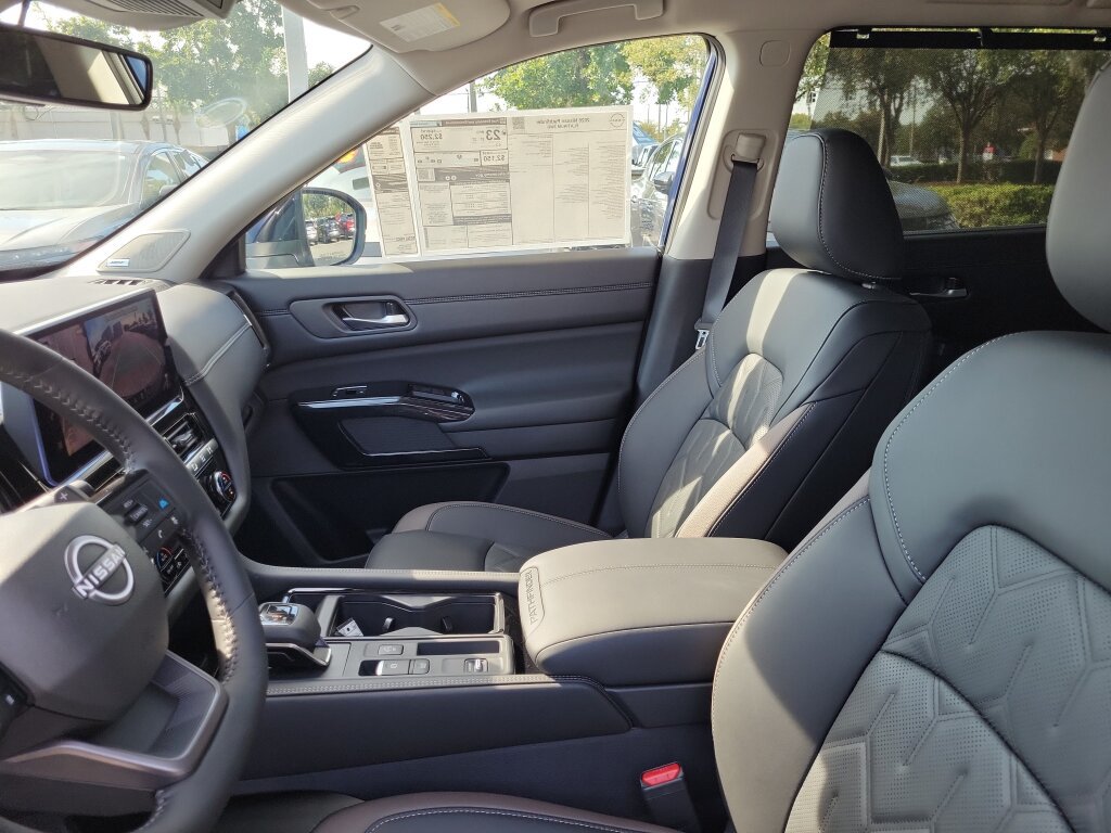 New 2026 Nissan Pathfinder Platinum FWD image 19
