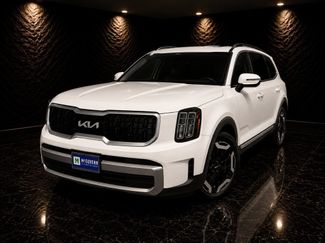 Used 2024 Kia Telluride EX w/ EX Captain's Chair Package AWD/4WD video 1
