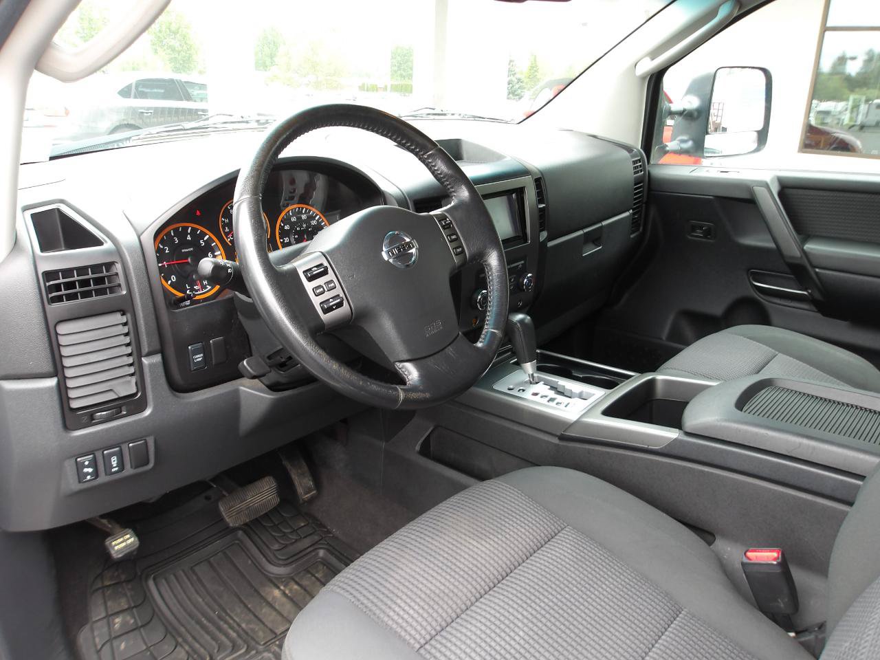 Used 2011 Nissan Titan S AWD/4WD image 9