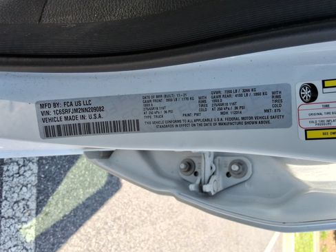 Used 2022 RAM 1500 Laramie AWD/4WD image 38