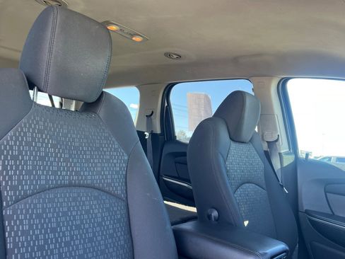 Used 2010 GMC Acadia SLE image 15