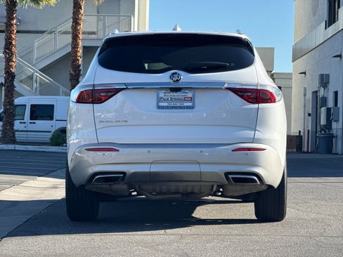 Used 2024 Buick Enclave Premium image 4