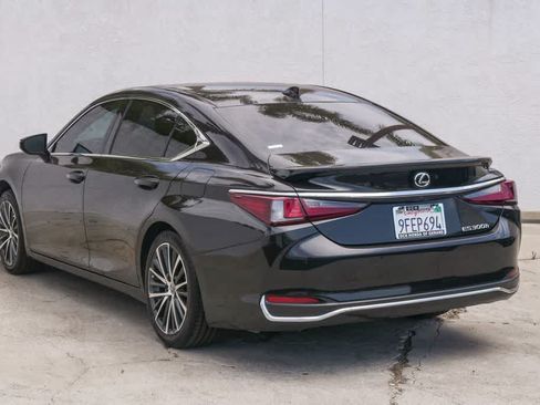 Used 2023 Lexus ES 300h w/ Premium Package FWD image 7