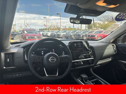 Certified 2025 Nissan Pathfinder Platinum image 11