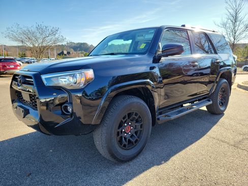 Used 2023 Toyota 4Runner SR5 image 20