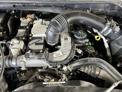 Used 2017 Nissan Titan Platinum Reserve image 32