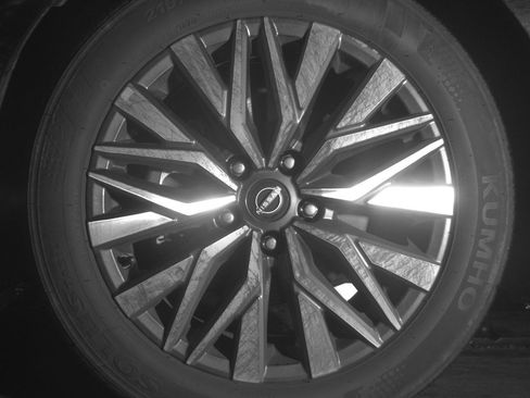 Used 2025 Nissan Altima 2.5 SV FWD image 12
