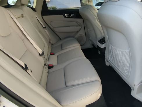 Used 2023 Volvo XC60 B5 Ultimate w/ Protection Package Premier FWD image 22