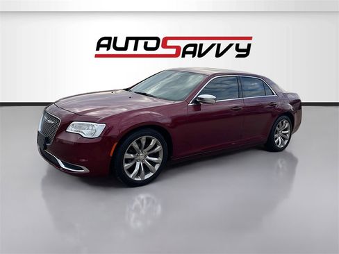 Used 2020 Chrysler 300 Touring w/ Chrome Appearance Package image 3