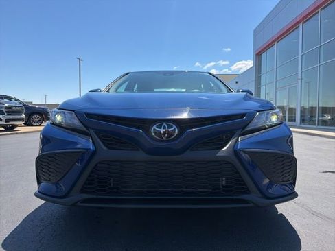 Used 2023 Toyota Camry SE FWD image 2