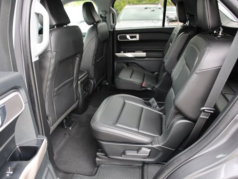 Used 2023 Ford Explorer XLT w/ Equipment Group 202A AWD/4WD image 24