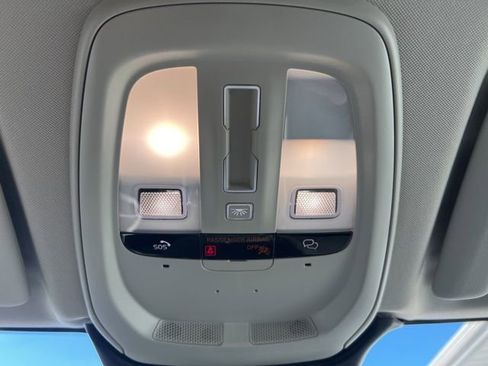 Certified 2023 Volvo XC60 T8 Ultimate w/ Protection Package Premier image 38