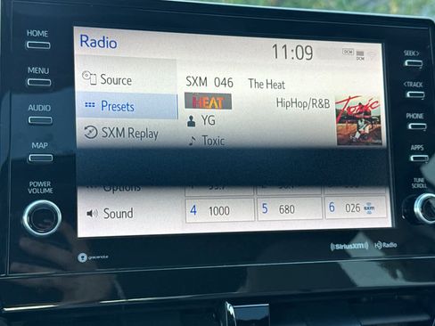 Used 2023 Toyota Camry SE image 19