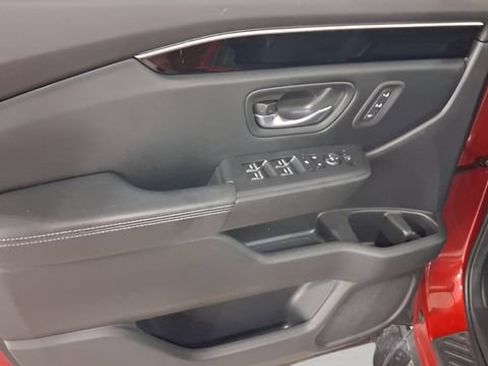 Used 2025 Honda Pilot Touring image 29