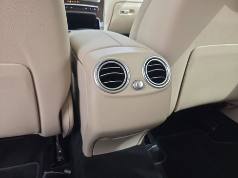 Used 2022 Mercedes-Benz GLC 300 image 13