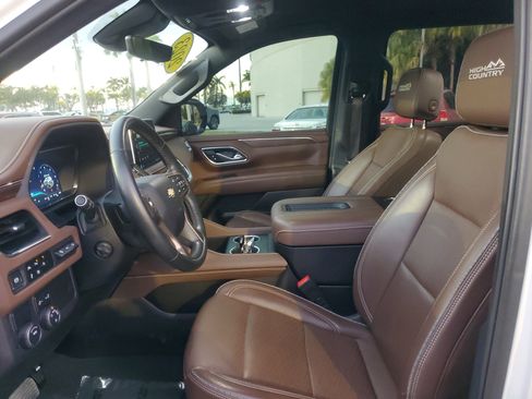 Used 2023 Chevrolet Suburban High Country image 17