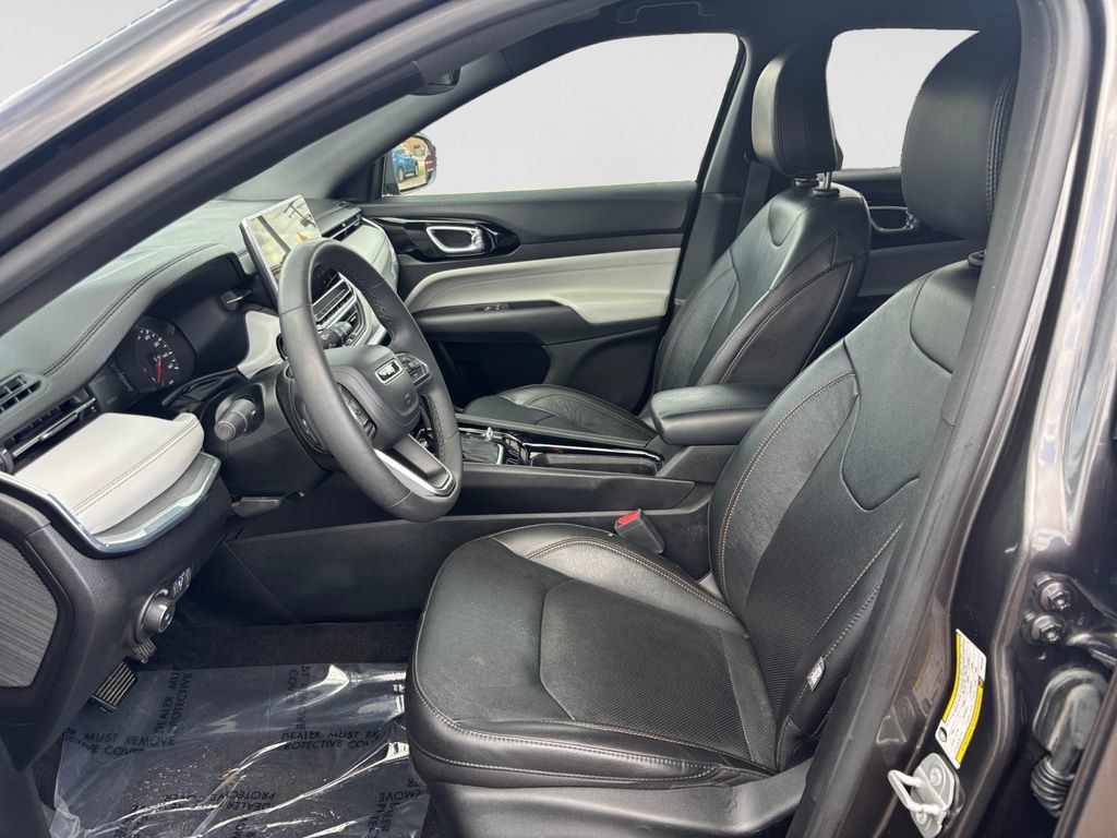 Used 2023 Jeep Compass Limited AWD/4WD image 11