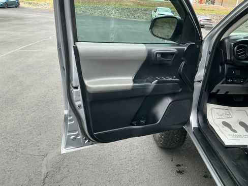 Used 2021 Toyota Tacoma SR image 13