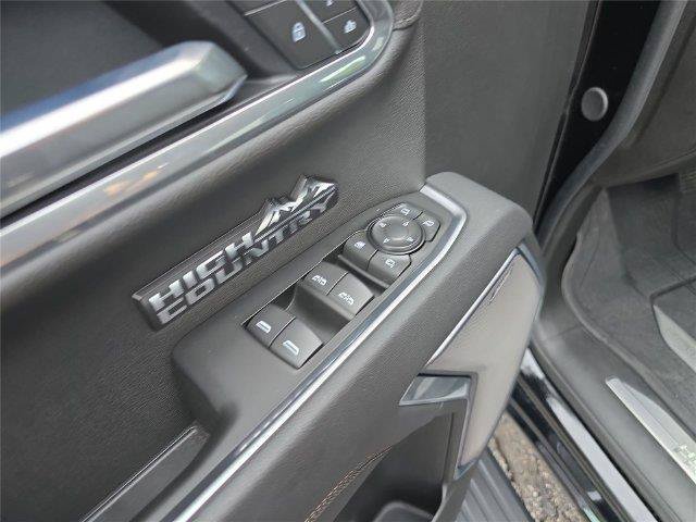 Used 2026 Chevrolet Silverado 1500 High Country w/ High Country Premium Package AWD/4WD image 19