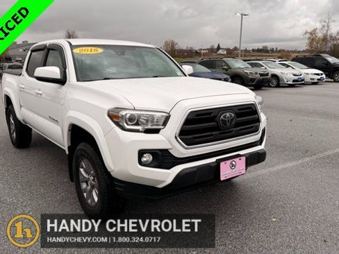 Used 2018 Toyota Tacoma SR5 image 1