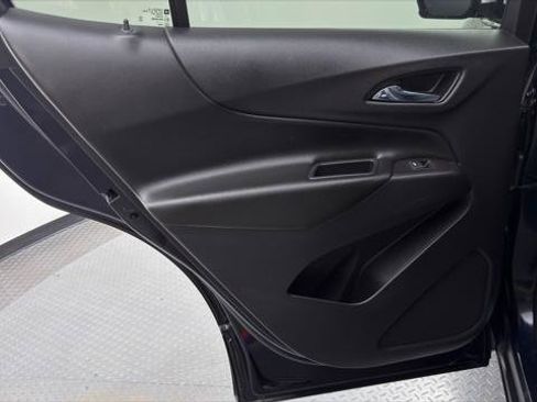 Used 2020 Chevrolet Equinox LT w/ Driver Convenience Package FWD image 17