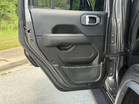 Used 2025 Jeep Wrangler Unlimited Rubicon AWD/4WD image 23